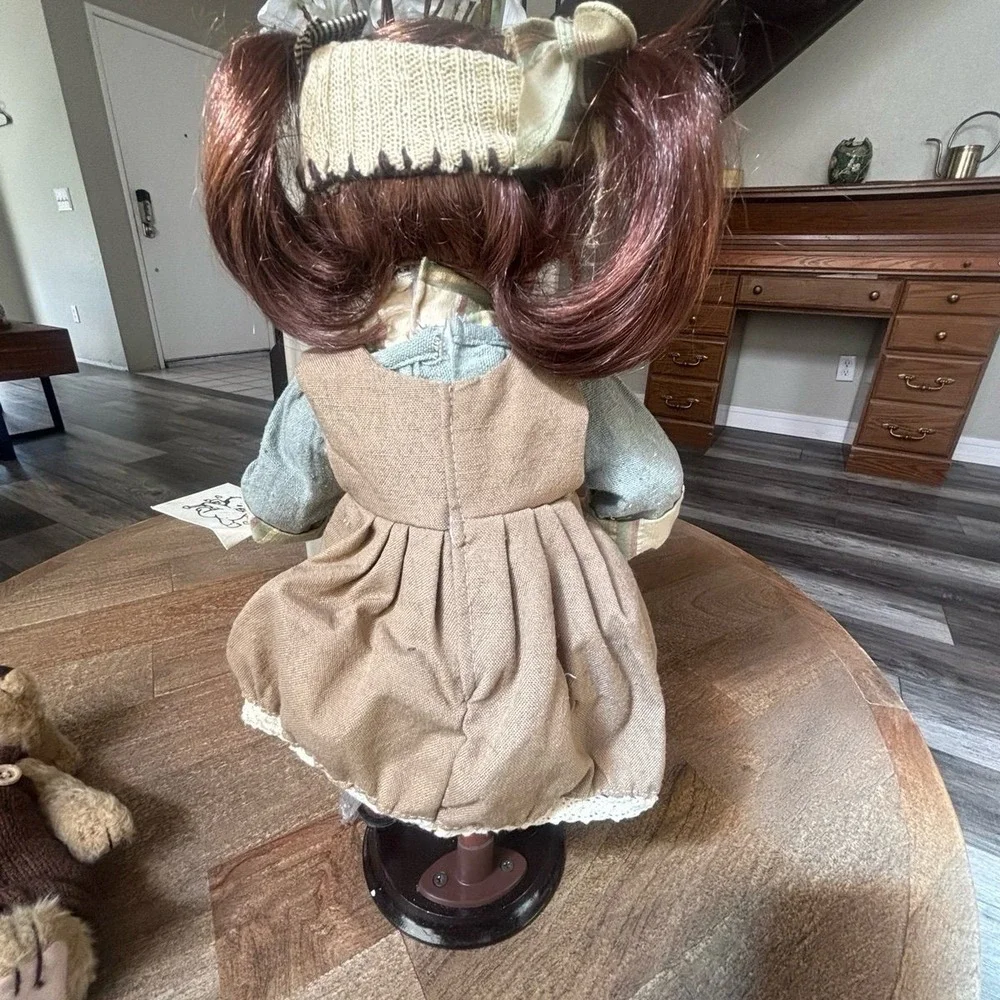 The‎ Broadway Collection Porcelain Doll